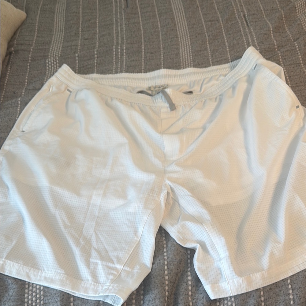 Tommy Bahama White Athletic Shorts Lightweight Comfort